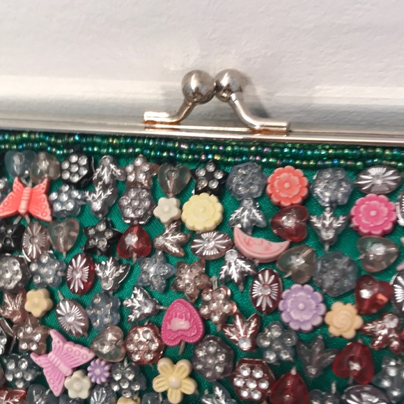 NWOT Beautiful beaded clutch - Picture 2 of 6